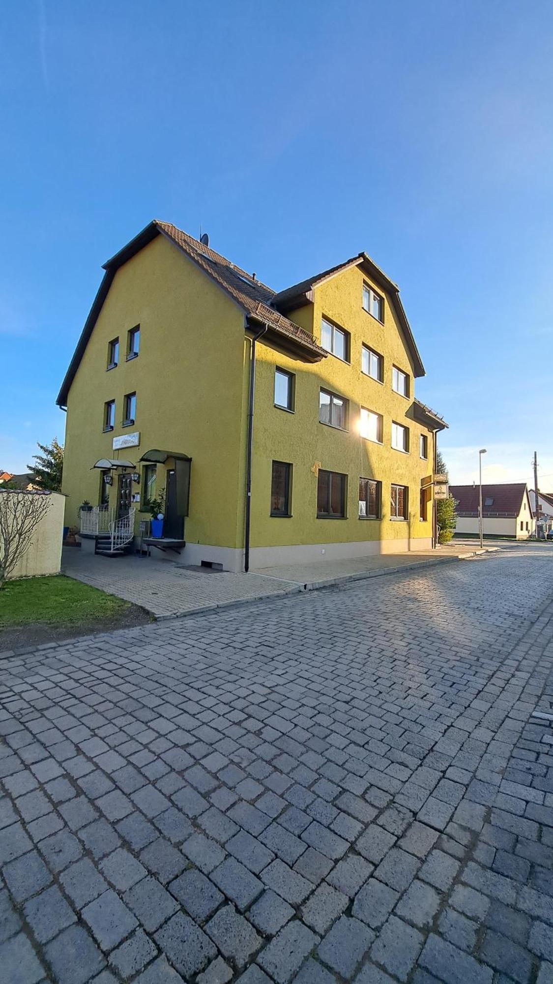 Hotel Garni Pension Zur Lutherstadt Лутерщад Айзлебен Екстериор снимка