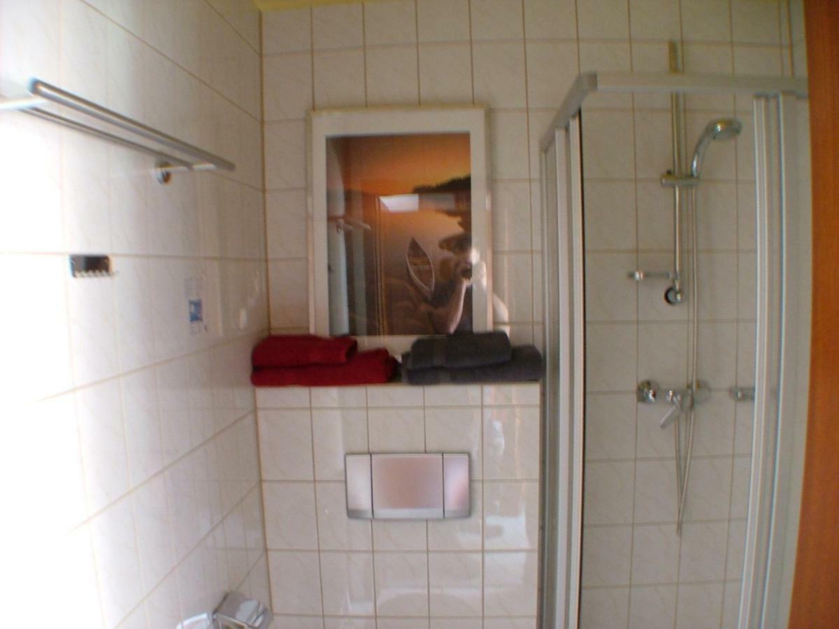 Hotel Garni Pension Zur Lutherstadt Лутерщад Айзлебен Екстериор снимка