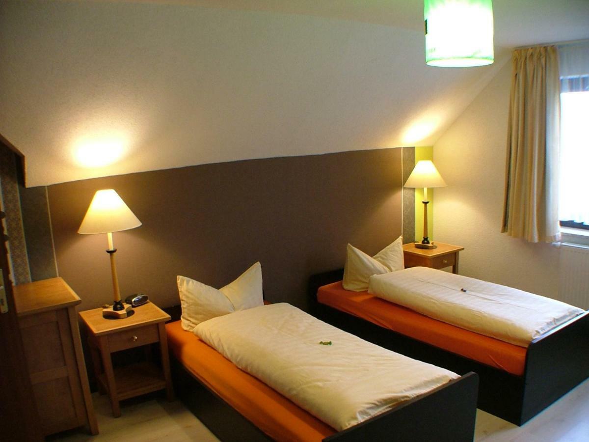 Hotel Garni Pension Zur Lutherstadt Лутерщад Айзлебен Екстериор снимка