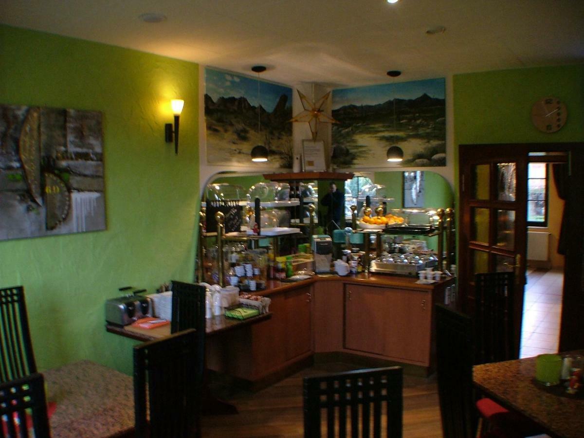 Hotel Garni Pension Zur Lutherstadt Лутерщад Айзлебен Екстериор снимка