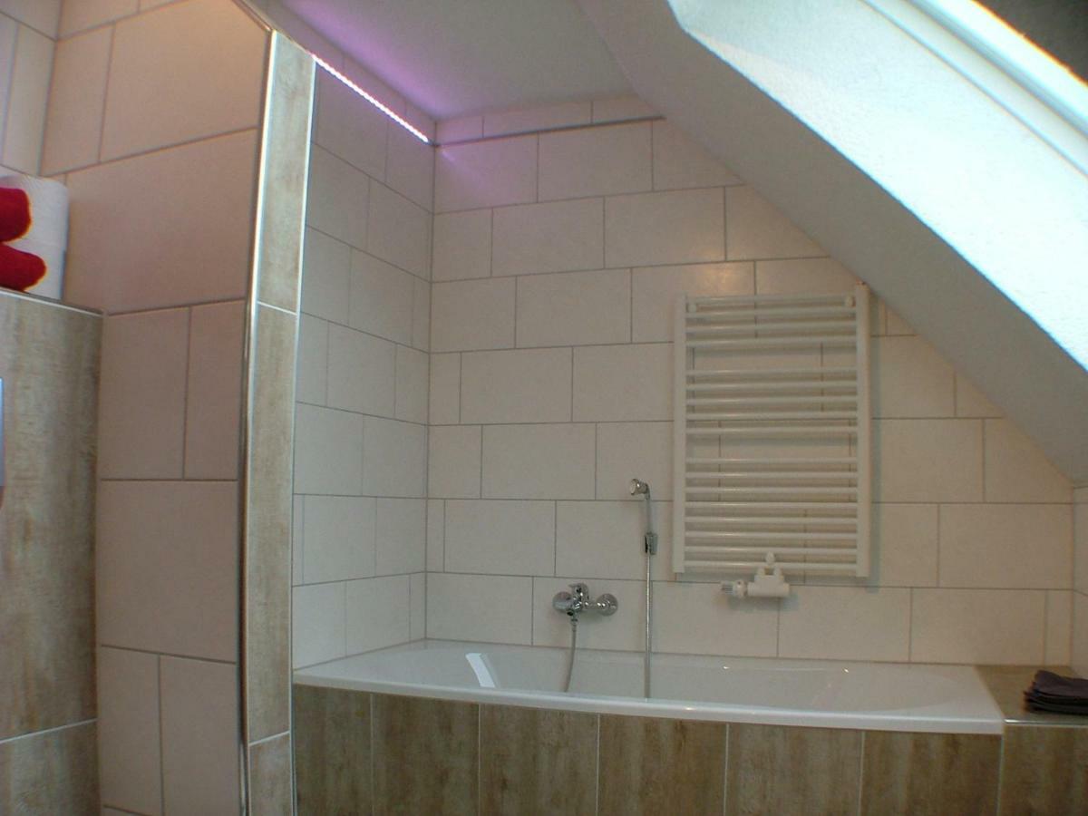 Hotel Garni Pension Zur Lutherstadt Лутерщад Айзлебен Екстериор снимка