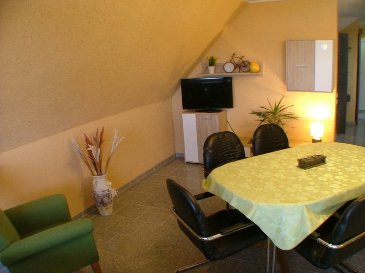 Hotel Garni Pension Zur Lutherstadt Лутерщад Айзлебен Екстериор снимка