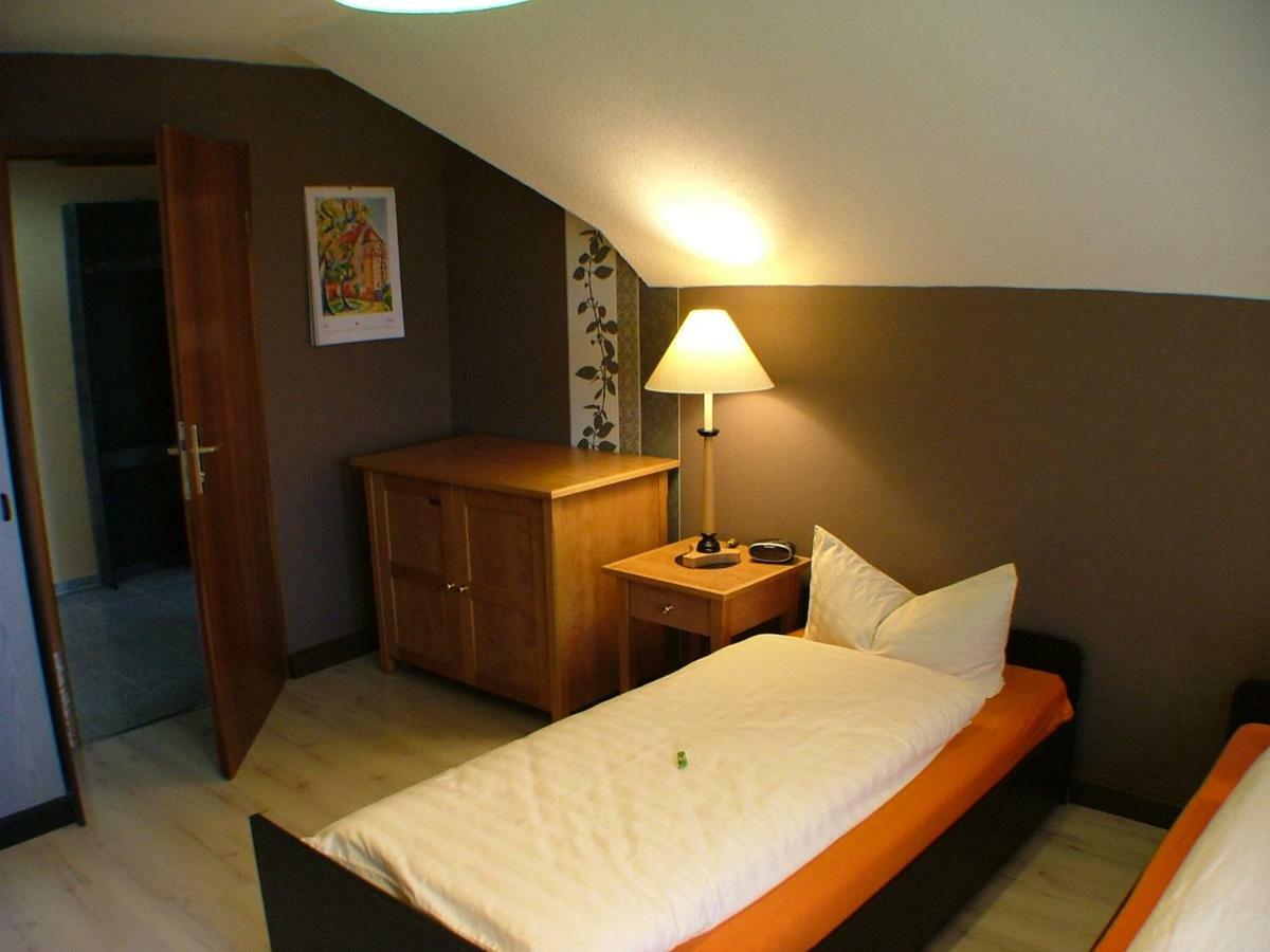 Hotel Garni Pension Zur Lutherstadt Лутерщад Айзлебен Екстериор снимка